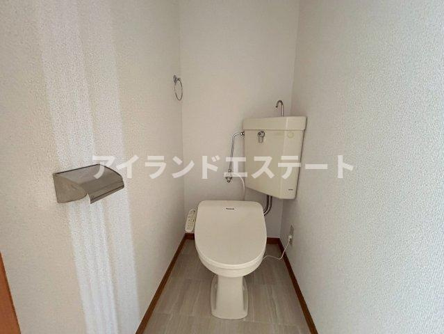 ファミール・ユイ　独立洗面台　駅近　リフォーム中のトイレ|※別号室参考写真