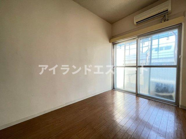 モンメゾン　駅近　陽当たり良好　高層階の居間・リビング