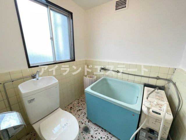 ブルービラ　駅近　陽当たり良好　角部屋の浴室