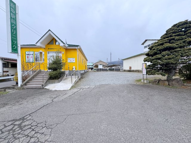 想定年間賃料　216万　想定利回り　10.9％　木造一部鉄筋コンクリート造の駐車場