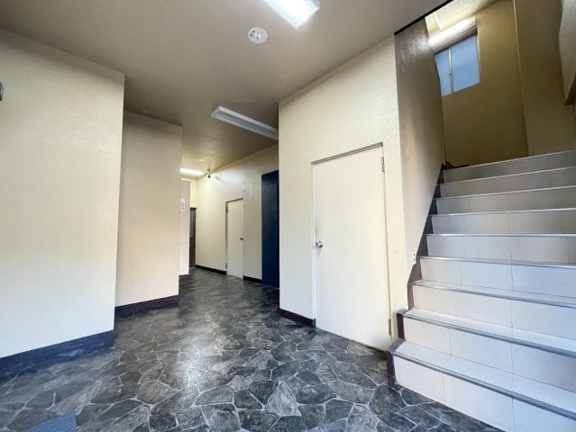 ザオーパークハイツ　ネット無料　敷金0　陽当たり良好のロビー