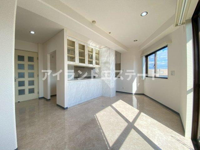 パインヒルガーデン　オートロック　角部屋　追炊きの居間・リビング|※別号室参考写真