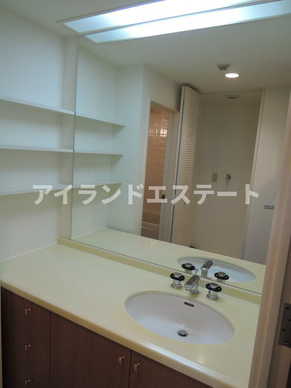 LANAI COURT CLASSIC　ファミリー向け　角部屋　オートロックの洗面所