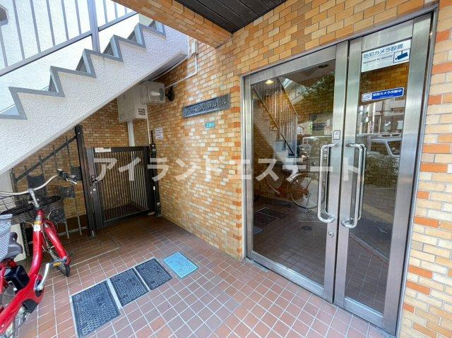 ハイネス池尻藤山ビル　事務所・倉庫等の使用のみ可のエントランス