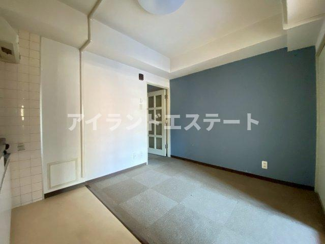 ハイネス池尻藤山ビル　事務所・倉庫等の使用のみ可の居間・リビング