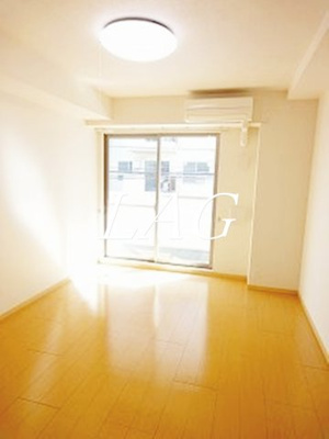 【居間・リビング】 | ルート | 洋室のお部屋です。