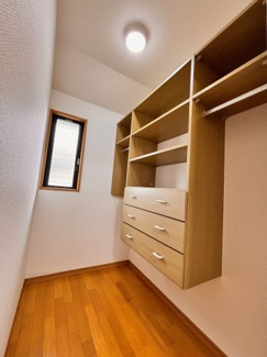 【収納】 | 千葉市花見川区み春野1丁目中古戸建　京成本線【勝田台】駅 | 広々とした収納スペースがあり、衣類や日用品をすっきり整理できます！