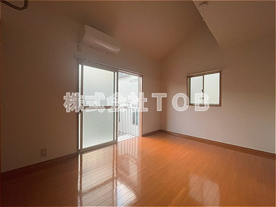 【居間・リビング】 | パレスヒル | 洋室6帖