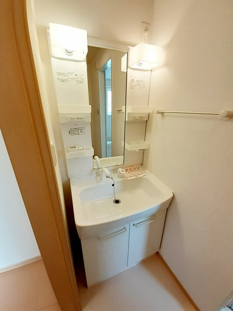 プレミール　ヴィラ　Ｂの洗面所|洗面所