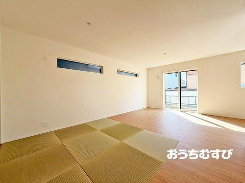 春日井市不二ガ丘第3(全2棟)の居間・リビング