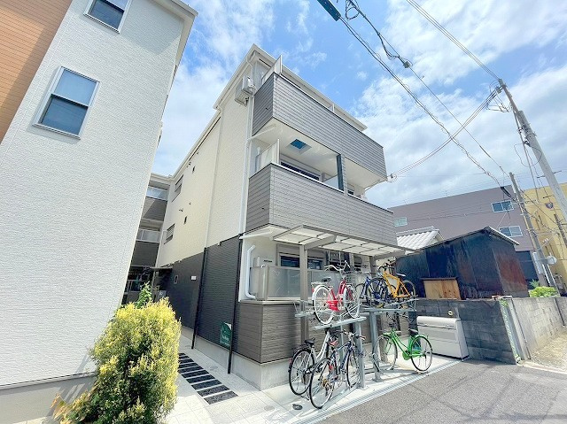 ALEGRIA上新庄の外観