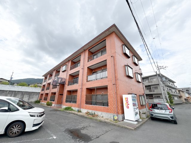 クラウンコートの外観