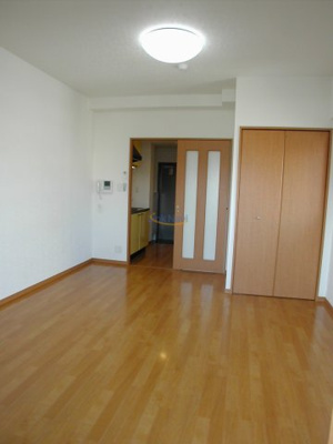 【居間・リビング】 | インベスト本町WEST