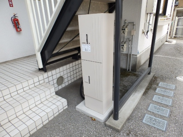 セジュール村田のエントランス|宅配ボックス