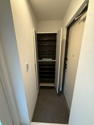 サンシエ神戸元町の玄関