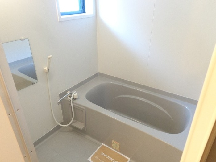 ソシアドミール A棟の浴室