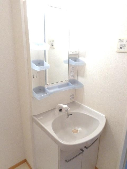 ソシアドミール A棟の洗面所