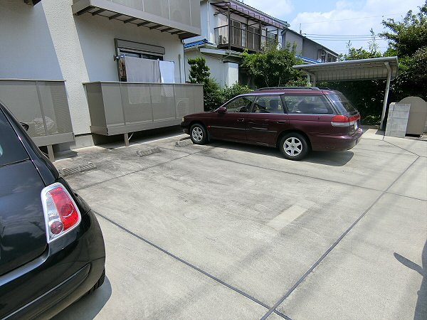 【駐車場】