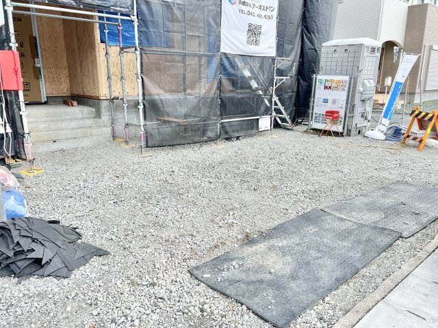 浜松市中央区大瀬町第1期2号棟の駐車場|駐車場並列3台可能（車種による）