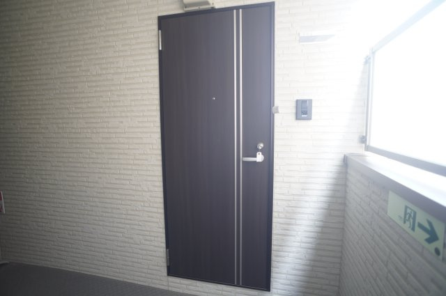 クレアール小泉東ＩＩＩのエントランス