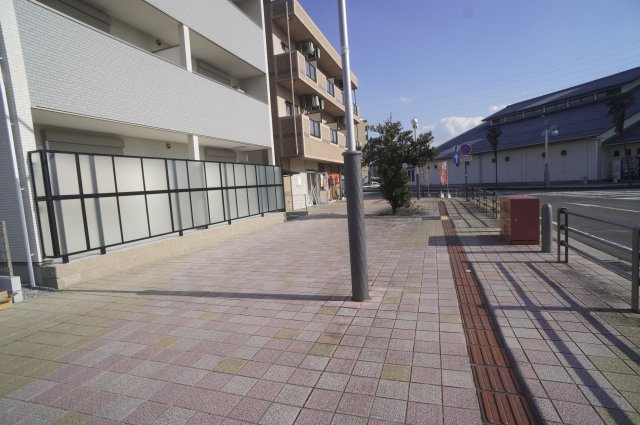 クレアール小泉東ＩＩＩの駐車場