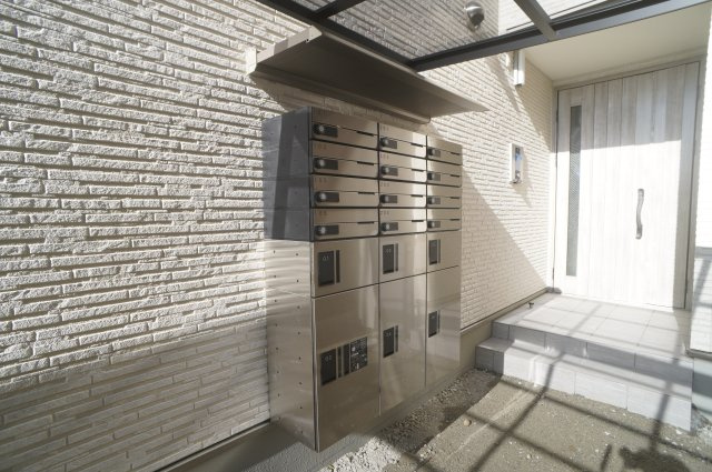 クレアール小泉東ＩＩＩのエントランス