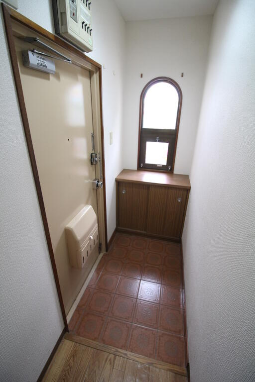 カルチェ六甲台の玄関