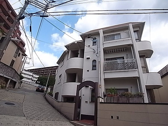 カルチェ六甲台の外観