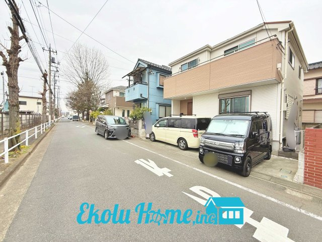 羽村市神明台３丁目の前面道路含む現地写真