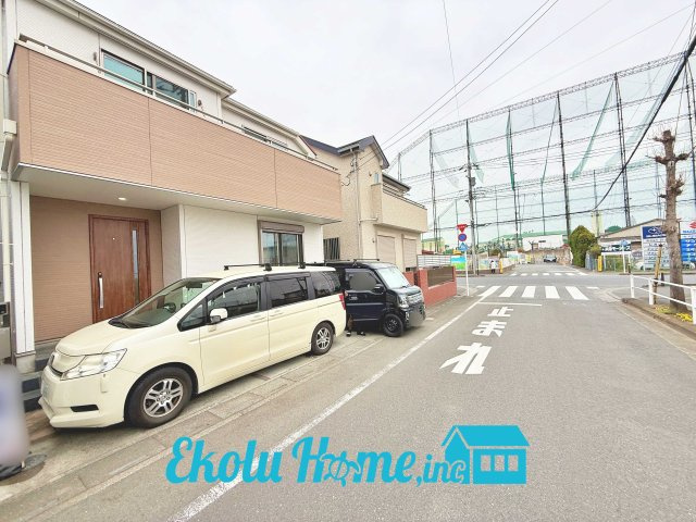 羽村市神明台３丁目の前面道路含む現地写真
