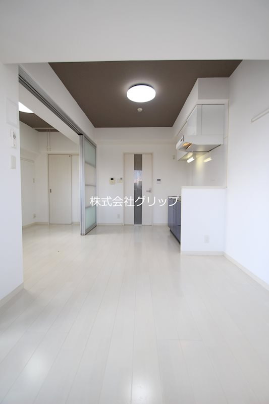 エフ・パークレジデンス東神奈川の居間・リビング