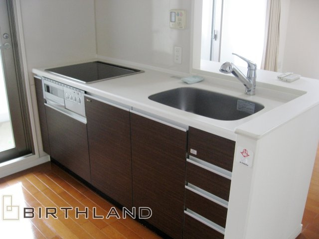 中古マンション　サンデュエル新白河Ⅴ　オーナーチェンジのキッチン|入居前当時の写真です。現況とは異なります。