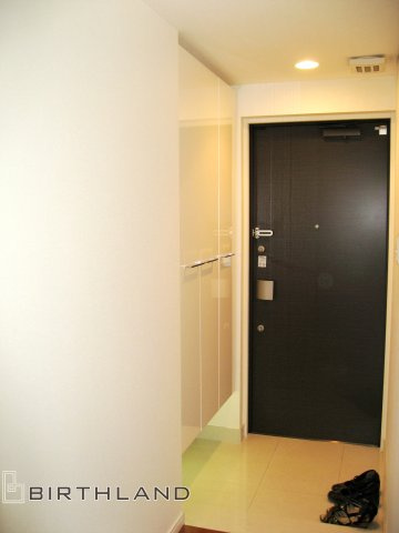 中古マンション　サンデュエル新白河Ⅴ　オーナーチェンジの玄関|入居前当時の写真です。現況とは異なります。