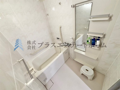 【浴室】 | プレステージ西明石Ⅷ | 
棚などの収納が充実したバスルームになります♪１日の疲れを癒すのにピッタリな浴室です♪