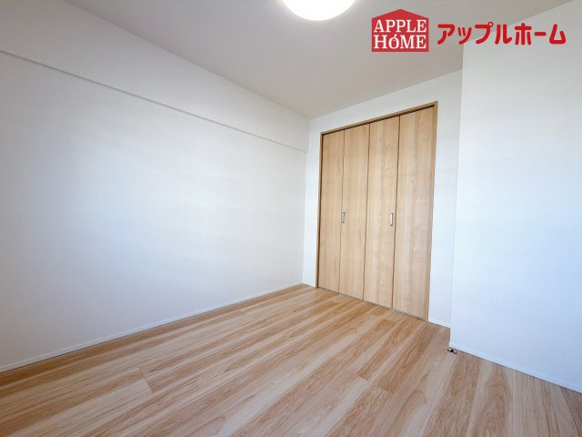 [中古マンション] さいたま市大宮区吉敷町団地 1号棟の洋室|居室は全室収納あり！たっぷりある収納活用でお部屋もキレイを保てます♪