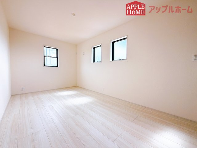 [新築住宅] 深谷市宿根 第3 全1棟の洋室|居室は全室収納あり！たっぷりある収納活用でお部屋もキレイを保てます♪