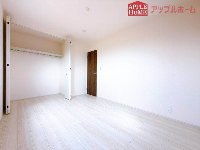 [新築住宅] 深谷市宿根 第3 全1棟の洋室|居室は全室収納あり！たっぷりある収納活用でお部屋もキレイを保てます♪