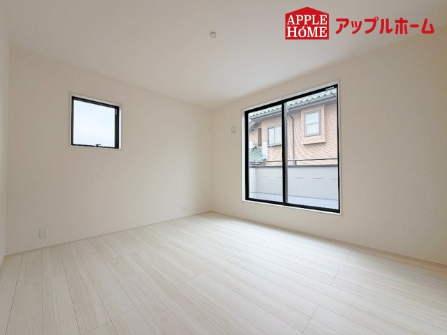 [新築住宅] 深谷市上柴町東 第3 全2棟の洋室|２階居室は全室収納あり！たっぷりある収納活用でお部屋もキレイを保てます♪