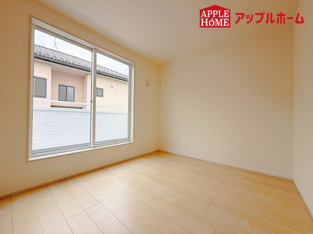 [新築住宅] 深谷市上柴町東 第3 全2棟の洋室|２階居室は全室収納あり！たっぷりある収納活用でお部屋もキレイを保てます♪