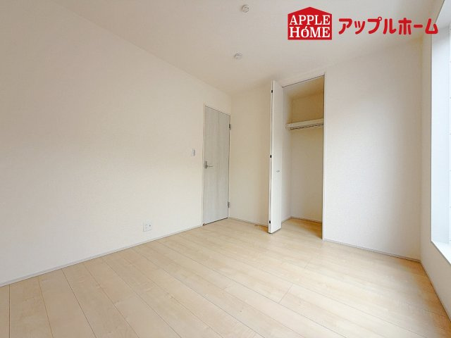 [新築住宅] 深谷市上柴町東 第3 全2棟の洋室|２階居室は全室収納あり！たっぷりある収納活用でお部屋もキレイを保てます♪