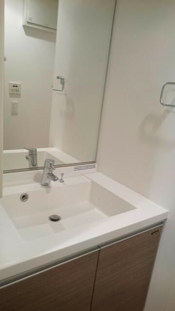 ル・リオン池袋コンフォートの独立洗面台