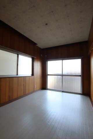 【洋室】 | 小塩町貸家