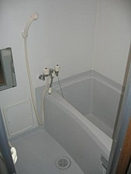 ジェヌイン本山の浴室