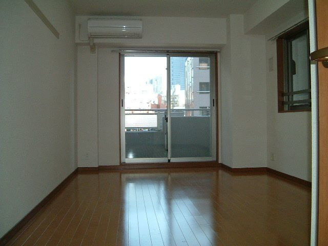 アンベリール新宿の居間・リビング