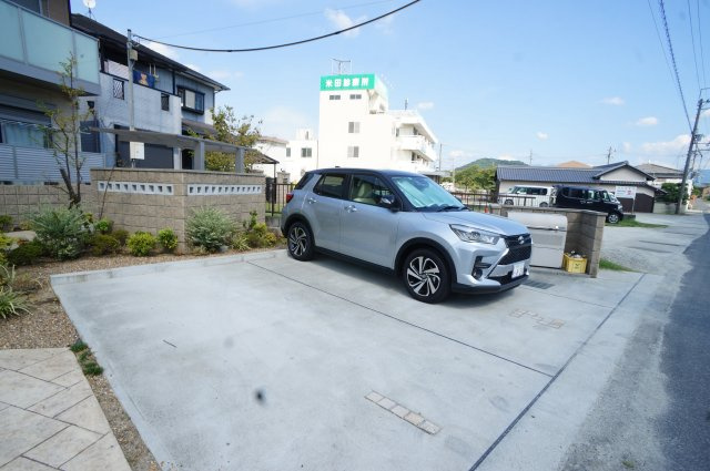 シャーメゾン坊城駅前の駐車場
