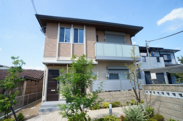 シャーメゾン坊城駅前の外観