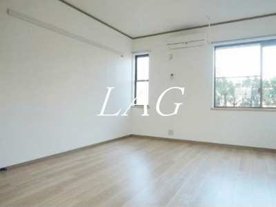 【居間・リビング】 | メゾンサクラ | 洋室のお部屋です。