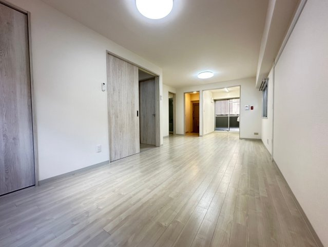 長野コーポB棟の居間・リビング