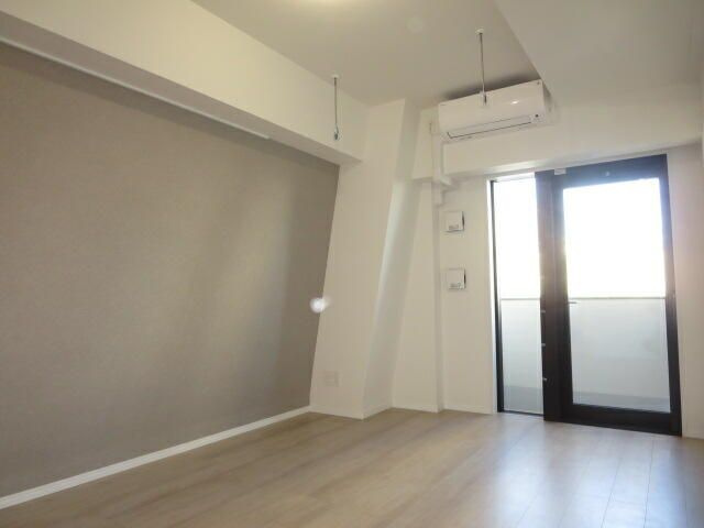 ＳＨＩＮ－ＨＡＴＯＹＡの居間・リビング