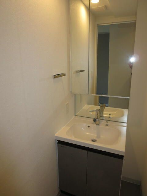 ＳＨＩＮ－ＨＡＴＯＹＡの独立洗面台